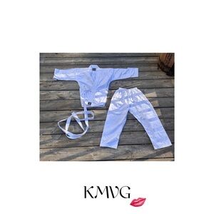 Youth Size 1 Martial Arts Uniform Taekwondo Karate Halloween Boys Girls Unisex